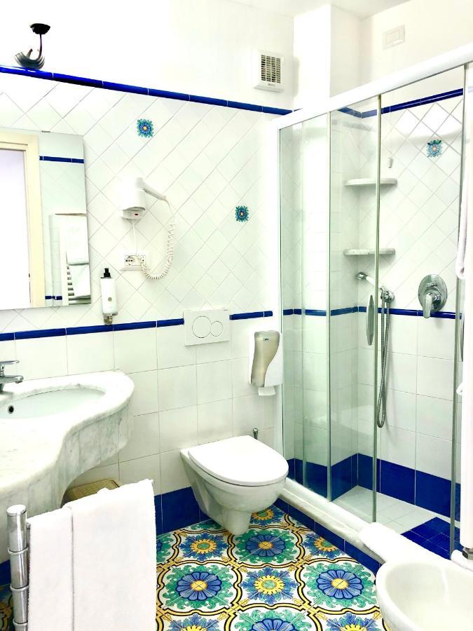 Queen View Apartment - No Kitchen Positano Exterior photo